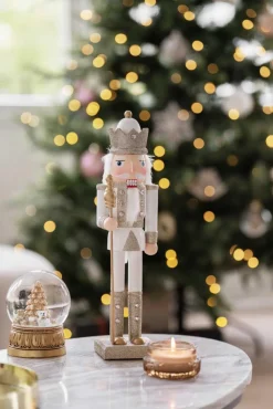 Kremmerhuset Nøtteknekker 38 cm hvit| Julepynt